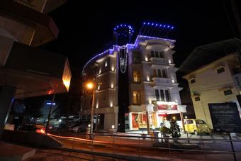 Srivar Hotels
