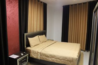 Sara Crown Hotel