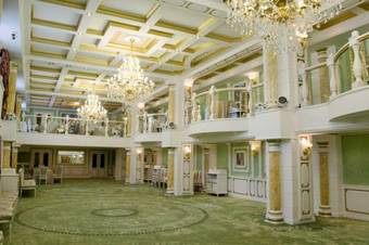 Shiny River Hotel