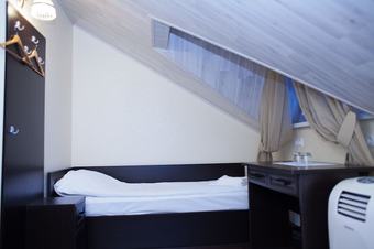 Parallel Hotel