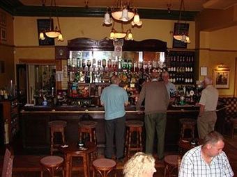 Hostal The Parkwood Hotel