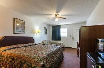 Motel Deerfield Inn