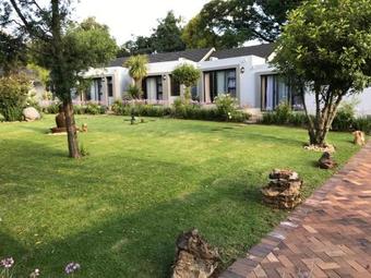 Hostal 6 On Morris Guest Lodge