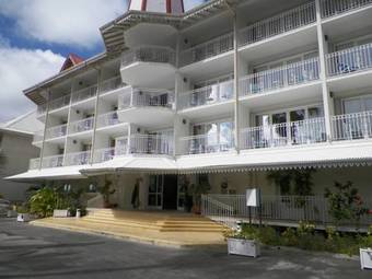 Le Beach Hotel