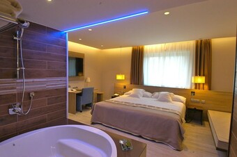 Felix Hotel
