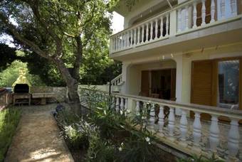 Apartments Marinko