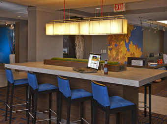 Hotel Courtyard By Marriott At Aventura Mall
