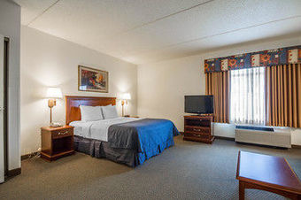 Hotel Clarion Suites At The Alliant Energy Center