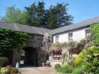 Bed & Breakfast Ballinacourty House