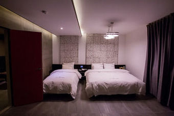 The Zenith Hotel