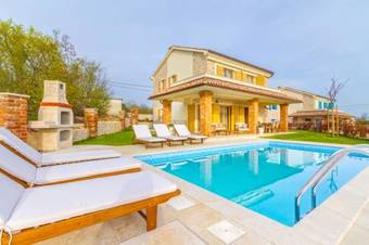 Luxury Ville Kras Ladies