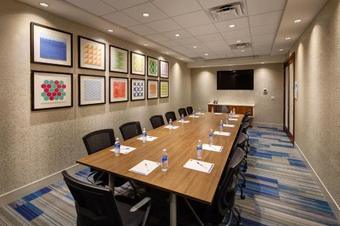 Hotel Holiday Inn Express & Suites Terrace