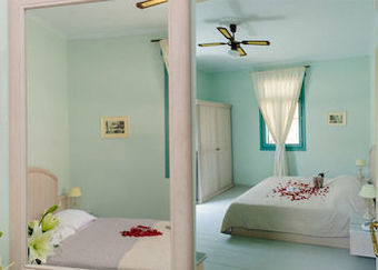 999 Luxury Hotel