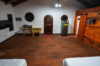 Caba�as De Tzununa