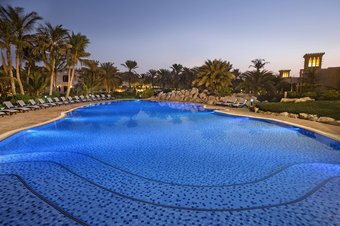 *al Hamra Fort Hotel And Beach Resort*