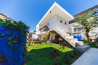 Apartments Amijova