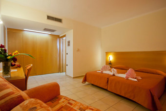 Hotel Tigaki Beach