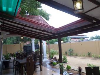 Hostal J Guest