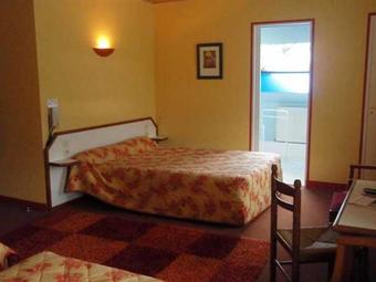 Brit Hotel Les Camelias