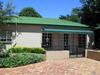 Hostal The Village Guest House