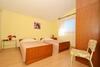 Apartments Pa? - 28m From Beach