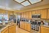 Luxury Glendale Getaway With Hot Tub And Patio!