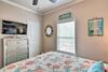 Crystal Beach Coastal Home - Walk To Shore!