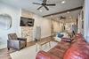 Chic Escape With Furnished Deck Walk To Cafes!