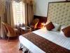 Hotel Regant Lake Village