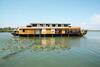 Hotel Regant Lake Village