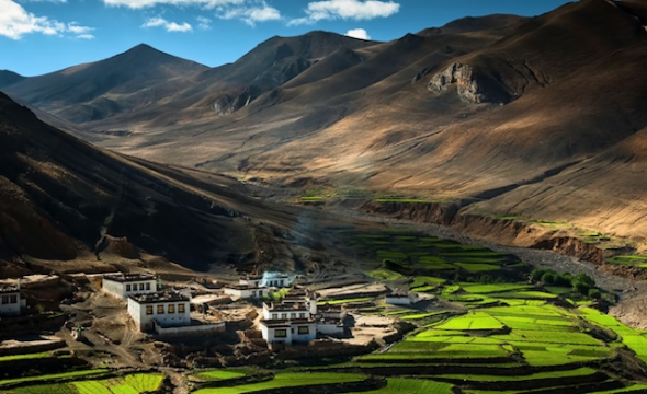 Dicen que los pueblos tibetanos respiran una paz difícil de explicar. Foto de Coolbie Re.