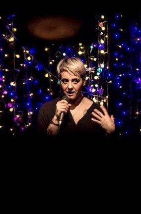 Stand Up Comedy Jani Dueñas (Artista Viña 2019) en Cafe Palermo